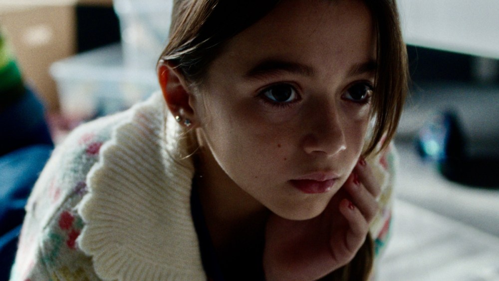 Maribel Verdú and Silvia Otero Lead the Cast of ‘Under Your Feet’ Heading to AFM – Mirror Brief